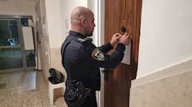 משטרה סוגרת דירה, צילום: דוברות המשטרה